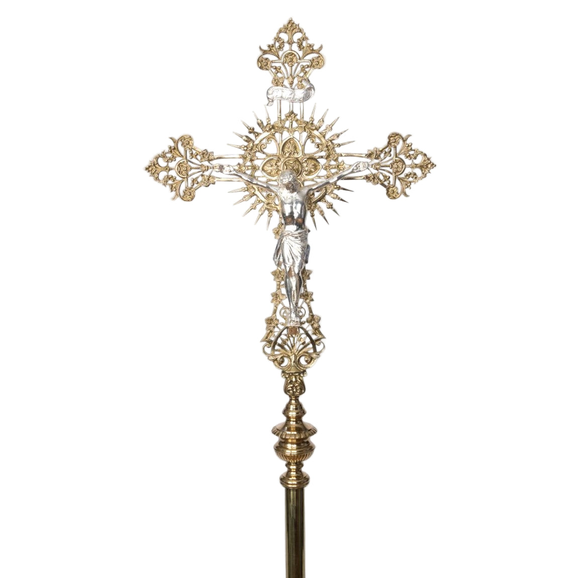 H-209PC Cathedral Style Processional Crucifix Fynders Keepers