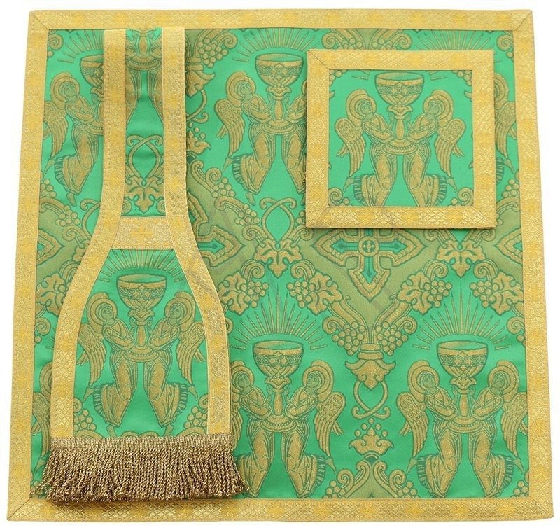 Green burse and chalice veil from Roman High Mass set in silk damask