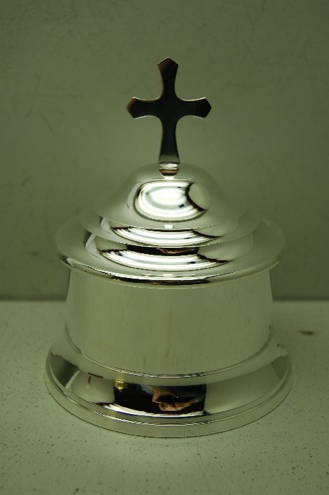 H 222 Silver Plate Host Holder