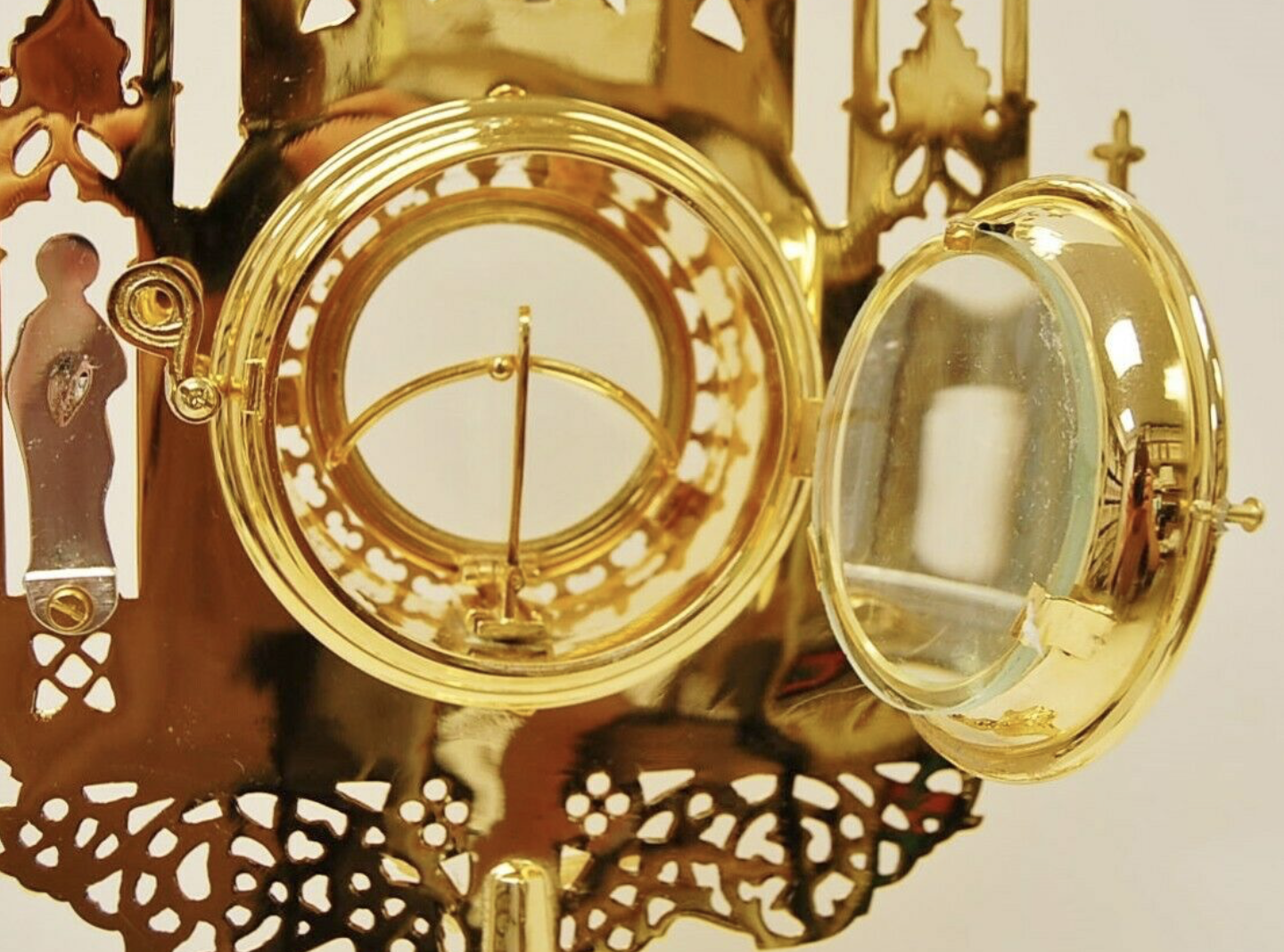 h-40 Gothic Spired Monstrance