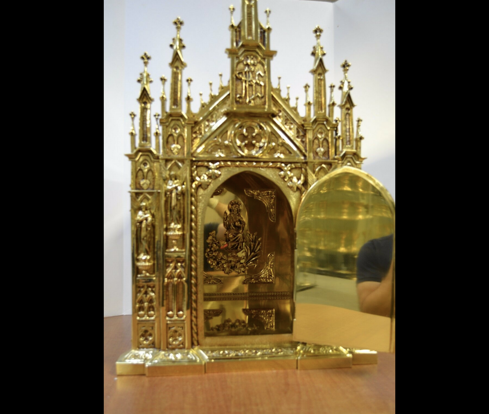 H-511 Gothic Large Cathedral Tabernacle (call for current price)