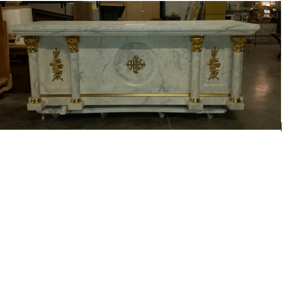 X480ff Gold and White Roman altar