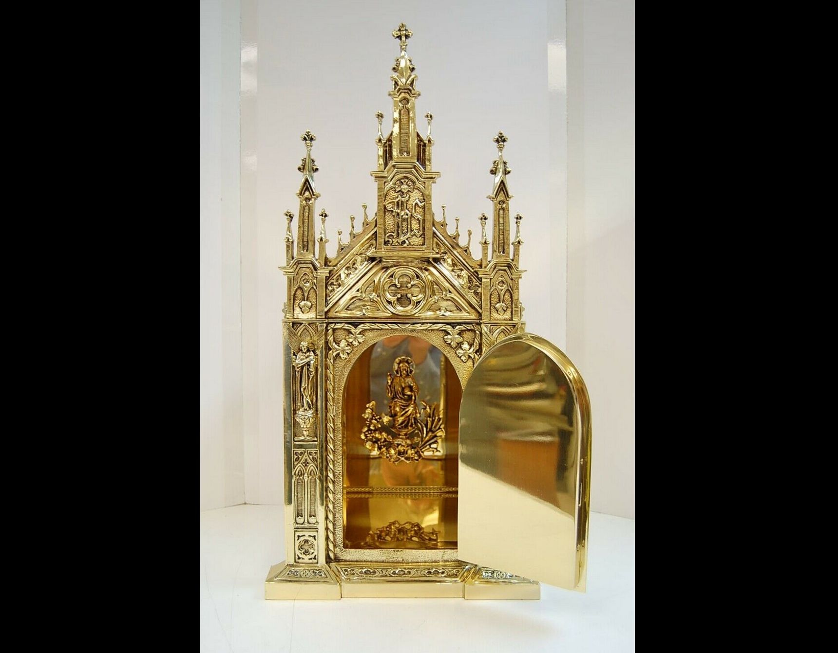 H-417  Gothic Tabernacle