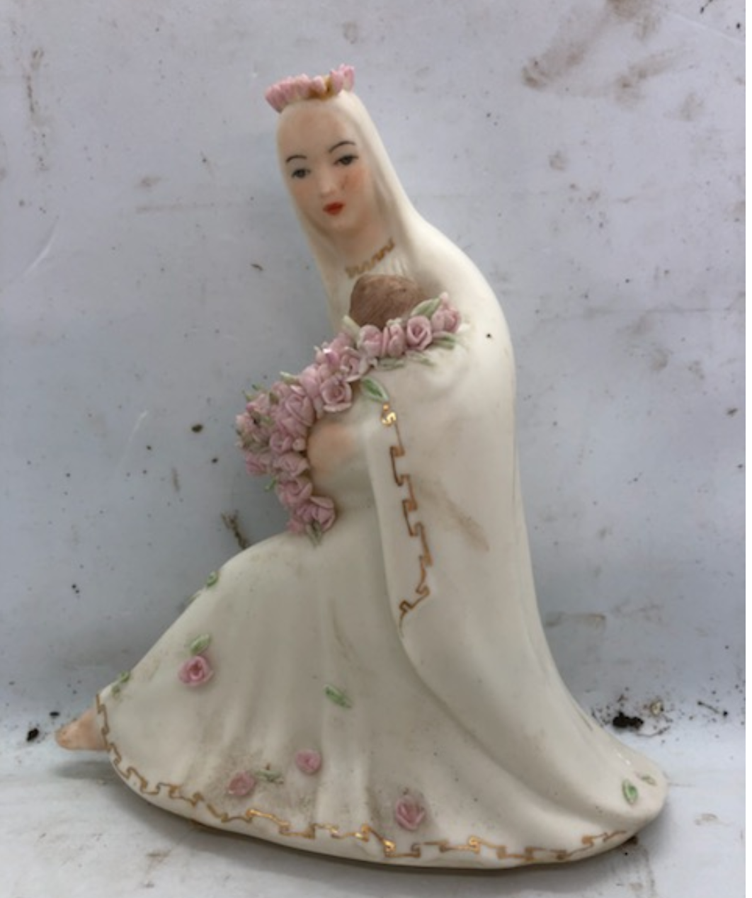 Porcelian Antique Mary Statue