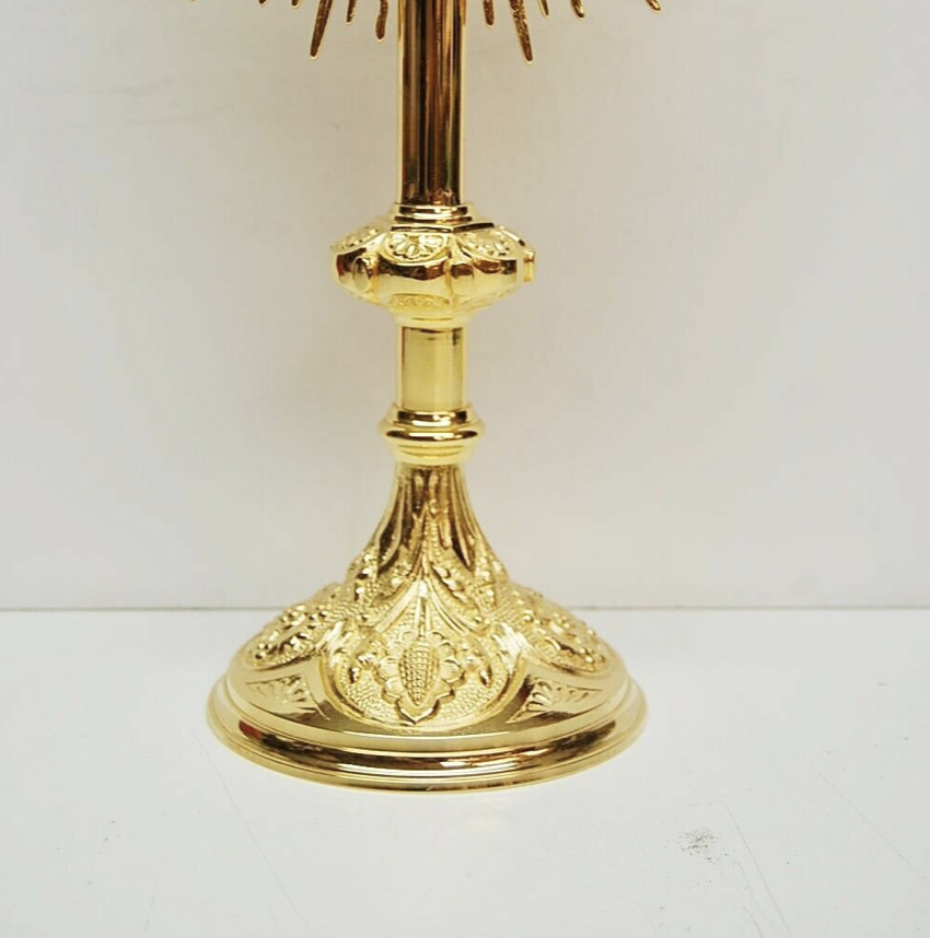 H-306 Monstrance 18.5" Fynders Keepers