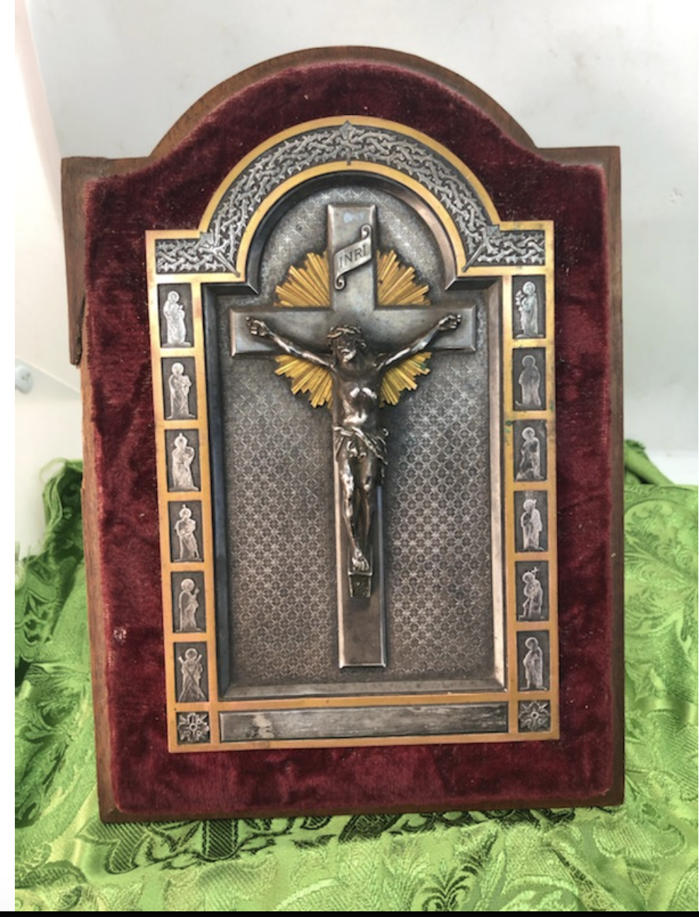 A14 Hand Engraved Crucifixion with 12 apostles