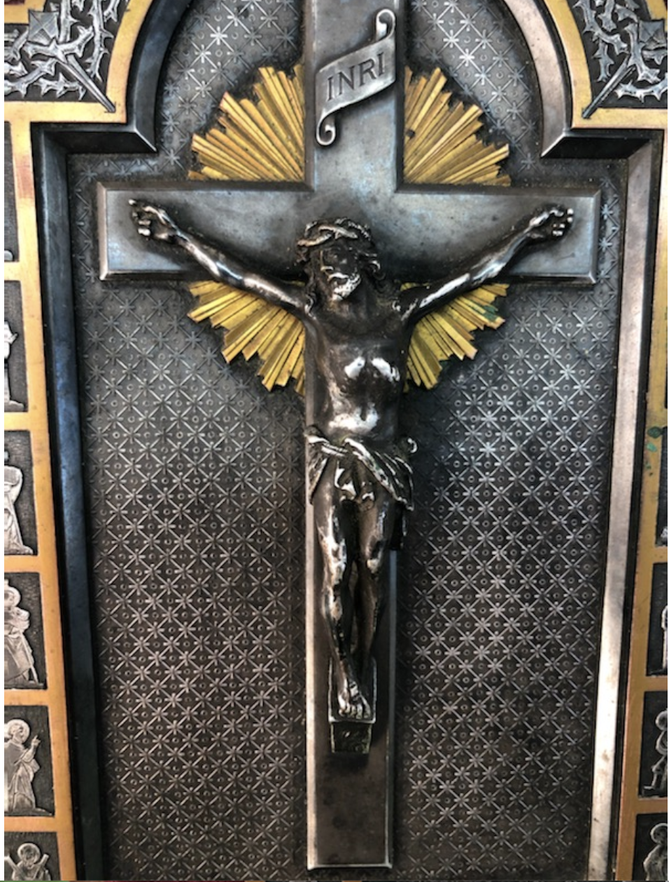 A14 Hand Engraved Crucifixion with 12 apostles