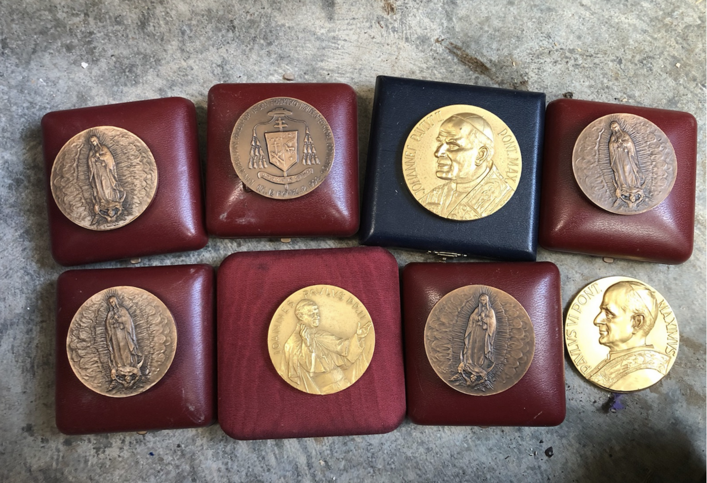 Commerative Medallions in Bronze Stunning piece