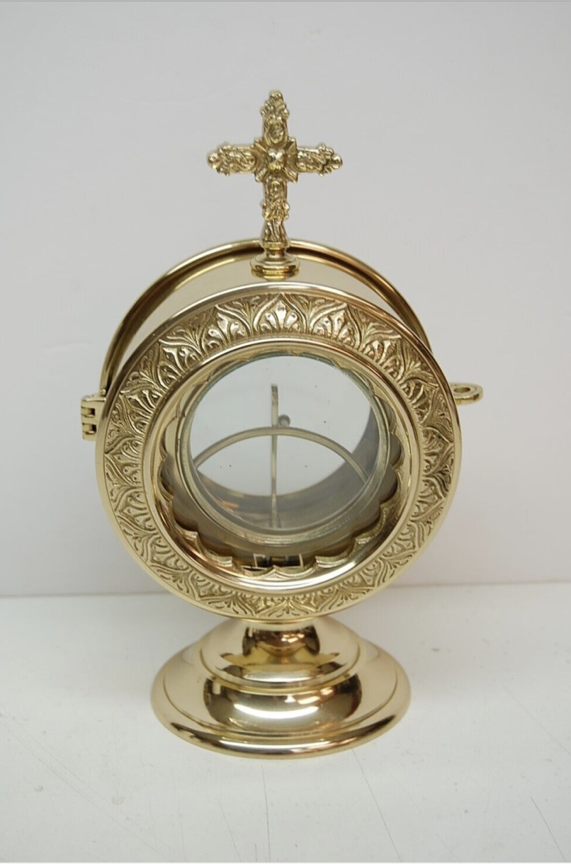 H-415 Polished Brass Chapel Monstrance with Luna Fynders Keepers