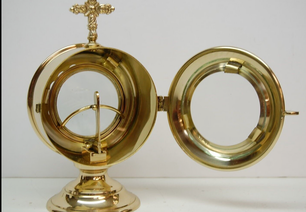 H-415 Polished Brass Chapel Monstrance with Luna Fynders Keepers