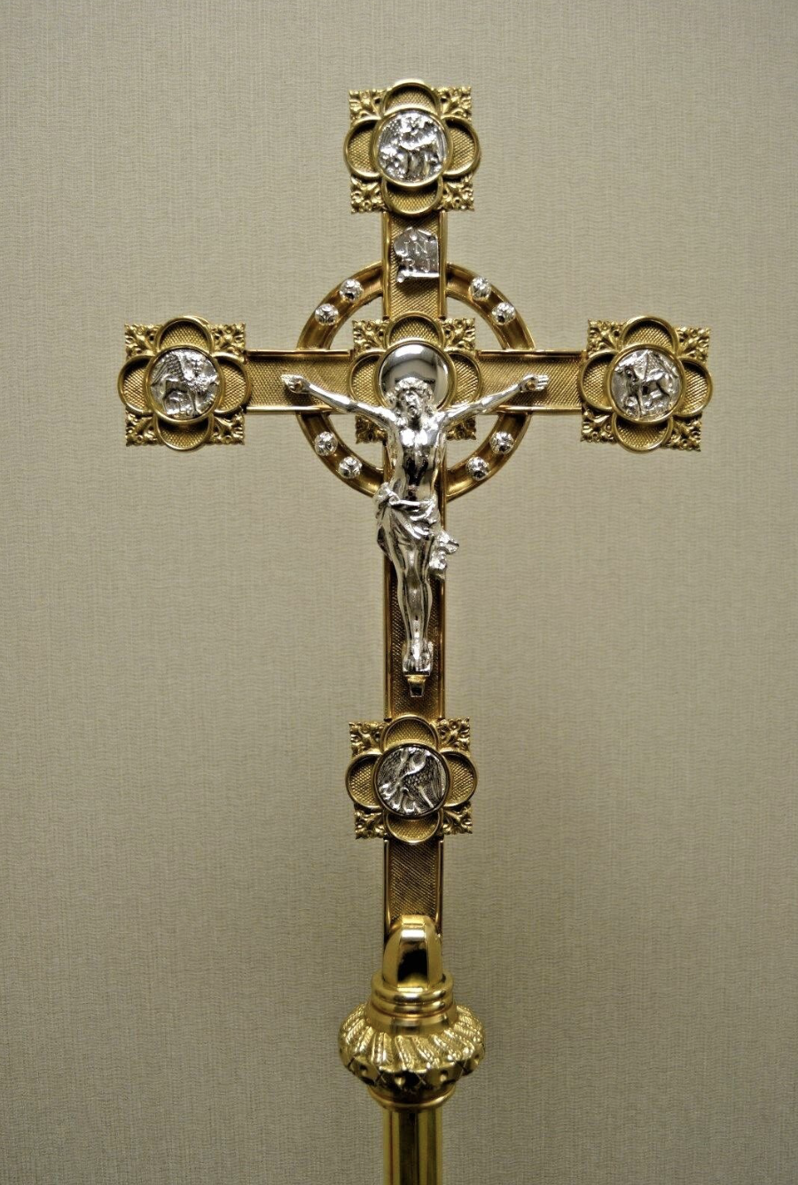 H-280 Processional Crucifix Fynders Keepers