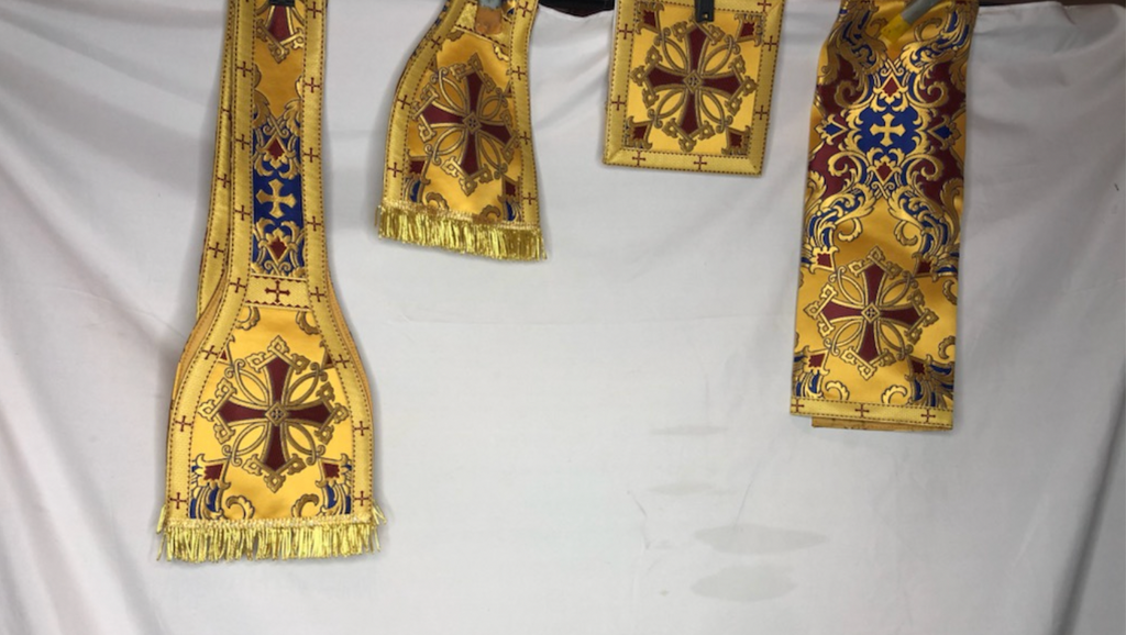 BH-17 Gold Vestment Fynders Keepers