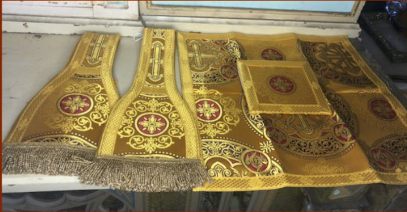 B-18 Gold Roman Chasuble. Fynders Keepers