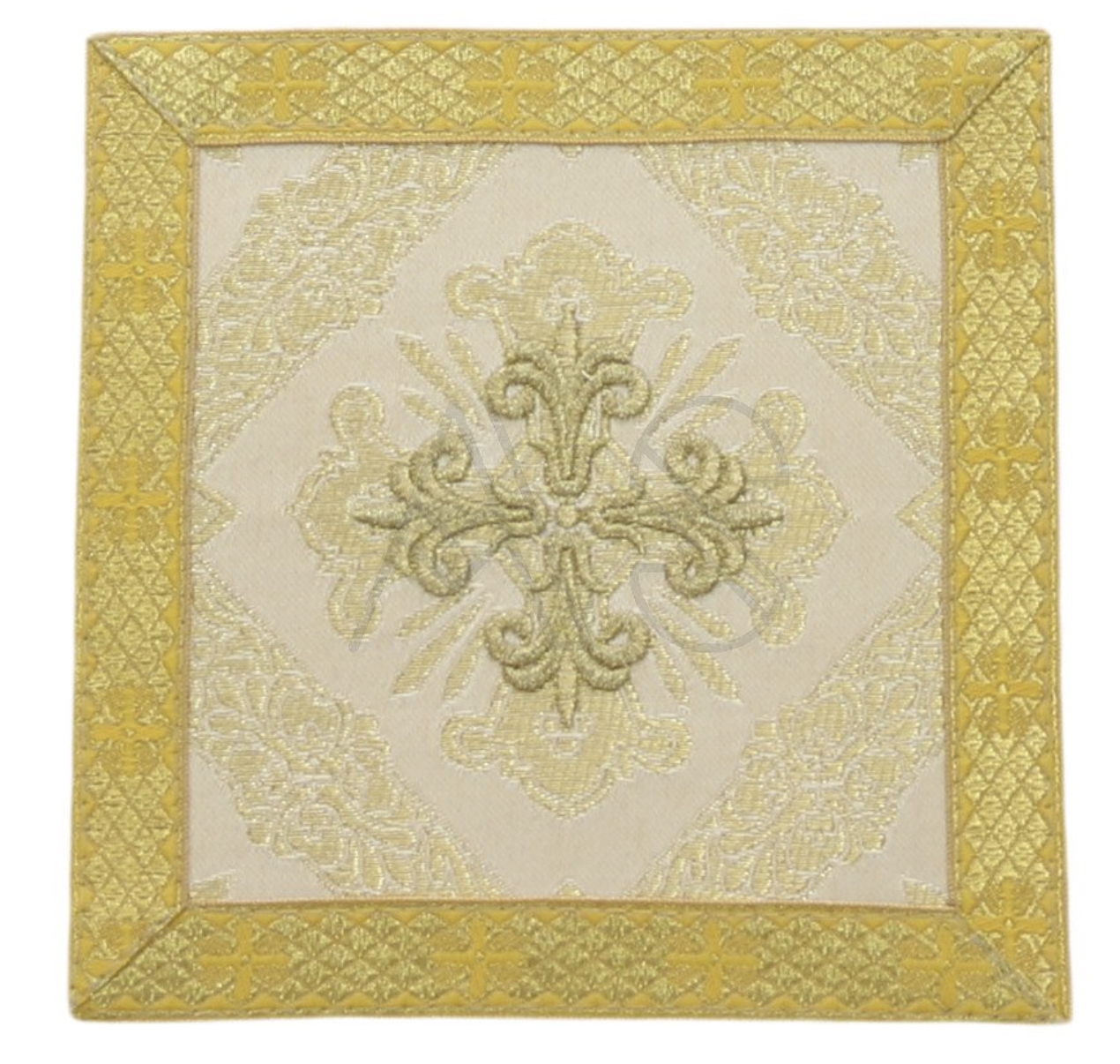 B22 White Gold Vestment Beautiful w/ Pelican New.