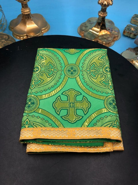B-27 Green 3 Hearts Chasuble