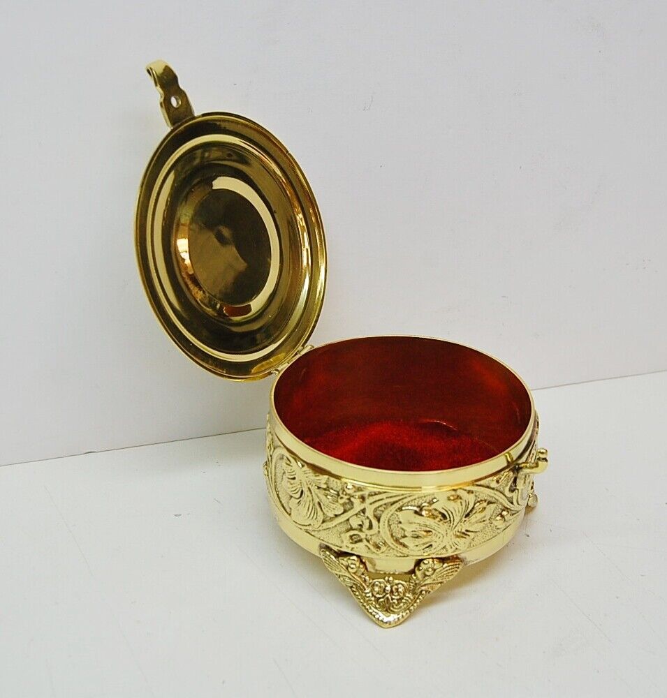 H-806 Ornate Brass Luna Holder Fynders Keepers