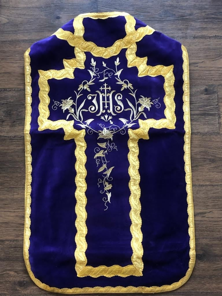 European Violet Vestment H121 Velvet 5 piece w/ real metallic Fynders Keepers