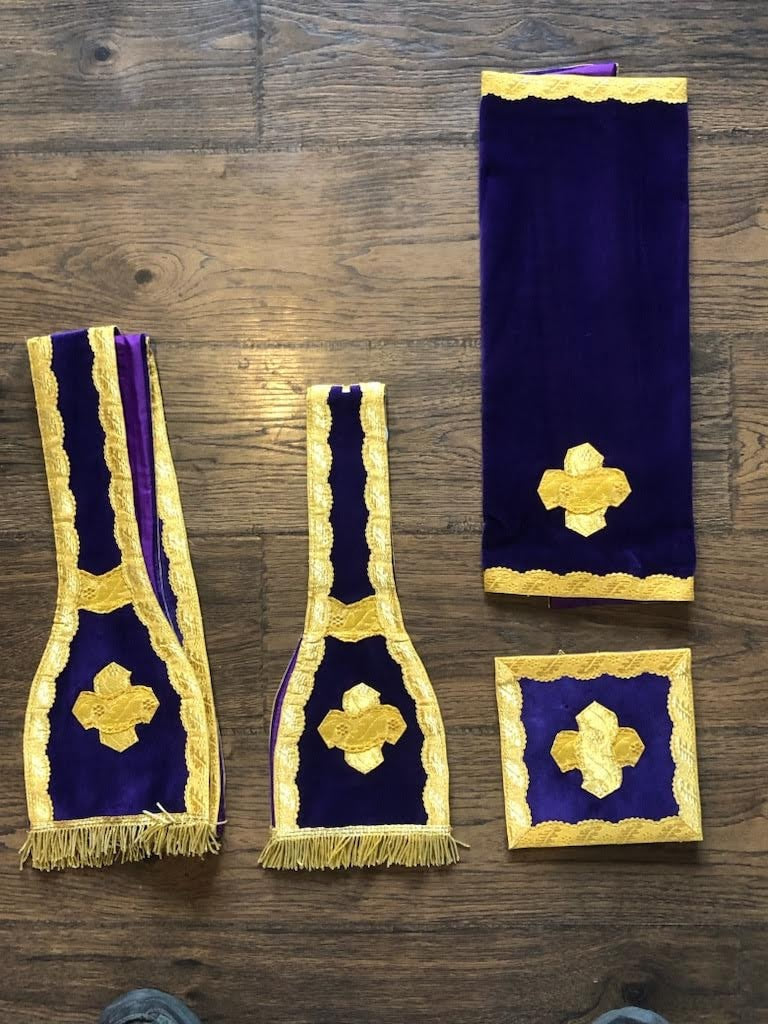 European Violet Vestment H121 Velvet 5 piece w/ real metallic Fynders Keepers