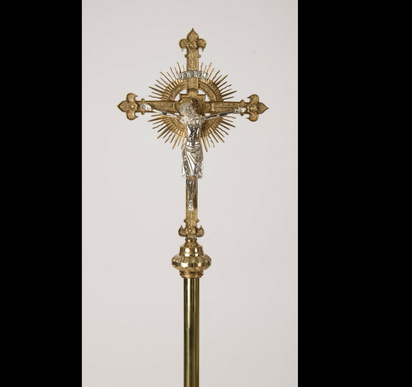 H-332 PROCESSIONAL CRUCIFIX